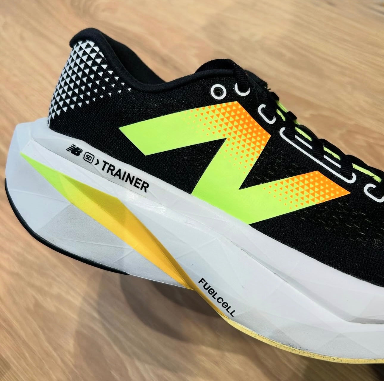 New Balance FuelCell Neon