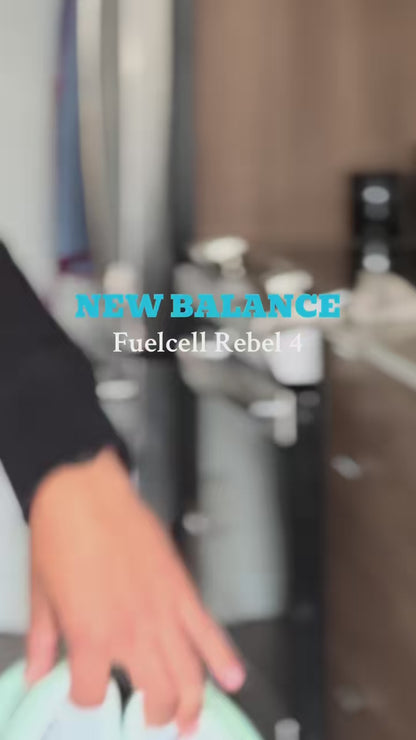 New Balance FuelCell Menta